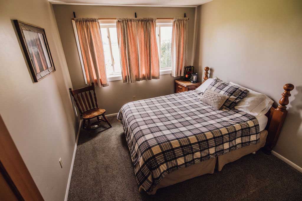 Montana Room at Three Peaks Lodge